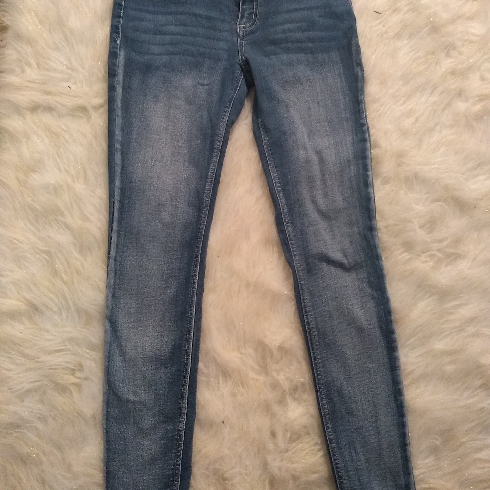 Highwaisted blue jeans
